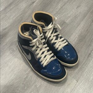 Nike Men’s Blue and White High-Top Sneakers